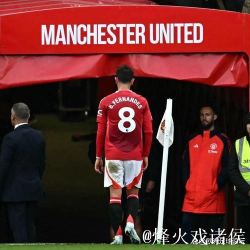 曼联爆发矛盾!阿莫林质疑青训实力,外租球员发照片回击 曼联爆发矛盾!阿莫林质疑青训实力,外租球员发照片回击