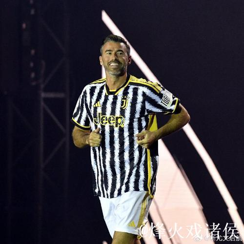 20岁时，巴尔扎利仍效力于佛罗伦萨的一支地方小球队